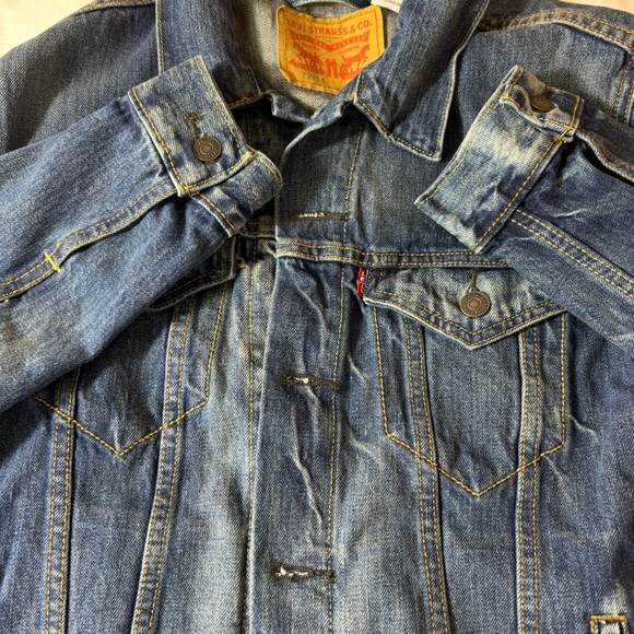 Levi’s Denim Jacket Western Distressed Unisex Trucker Jacket Blue Size Medium - Picture 5 of 11